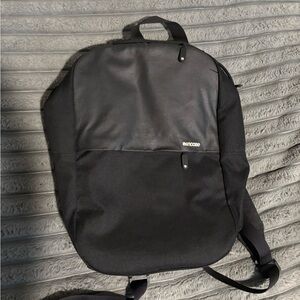 Incase Black Slim Everyday Backpack